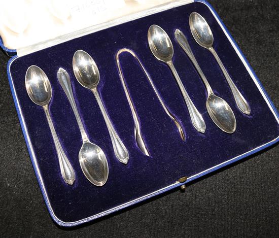 Cased set coffee spoons and tongs by Mappin and Webb